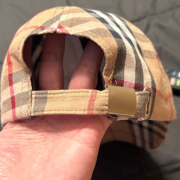 Burberry Beige Checkered Cap - Picture 3 of 6